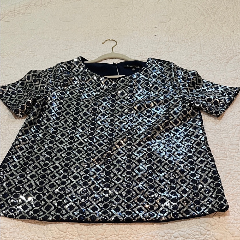 Sweet Rain Navy  Blue and Silver Geometric Top